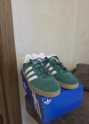 Кросівки унісекс adidas gazelle indoor зелені, розмір 39.5, довжина устілки 25 см