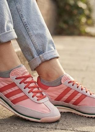 Кросівки жіночі adidas originals рожеві