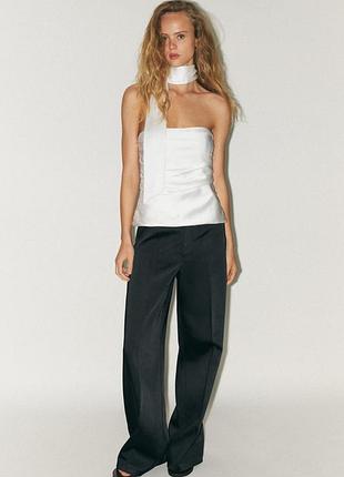 Zara атласний топ-бандо з драпіруванням та зав'язкою-чокером