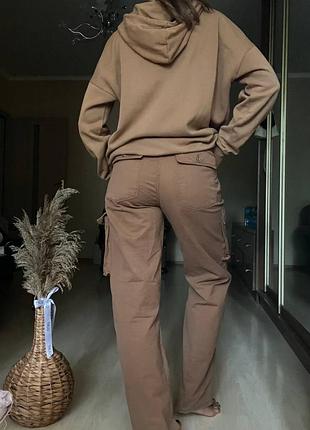 Карамельні брюки карго від bershka 2