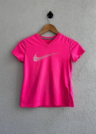 Футболка жіноча спортивна nike яскраво-рожева