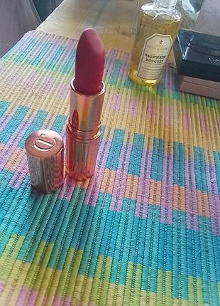 Помада для губ charlotte tilbury в оттенке carina's love