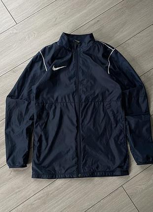 Вєтровка nike