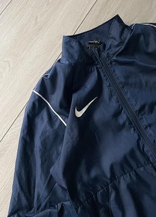 Вєтровка nike 5