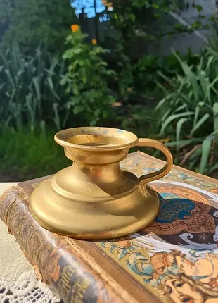 Прекрасний вінтажний свічник-нічник.