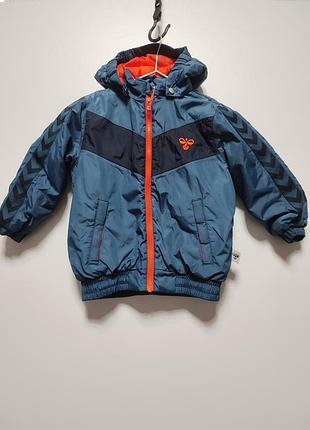 Стильная куртка hummel