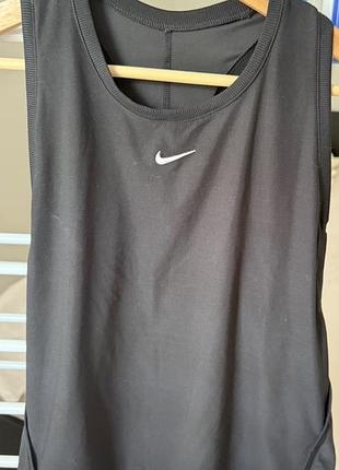 Майка жіноча nike чорна розмір м
