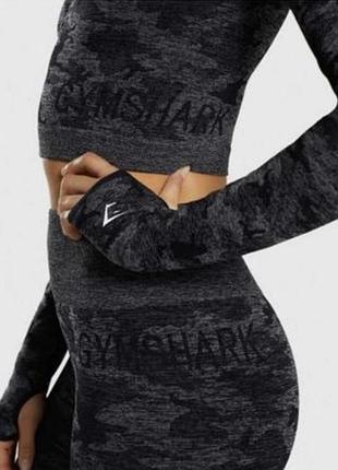 Спортивний костюм жіночий gymshark adapt camo seamless темно-сірий