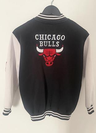 Куртка чоловіча chicago bulls бомбер чорно-біла xs