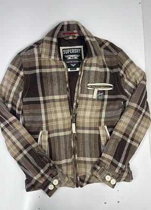 Стильна куртка від superdry