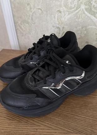 Кросівки жіночі adidas чорні