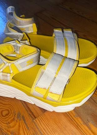 Босоніжки жіночі skechers жовті