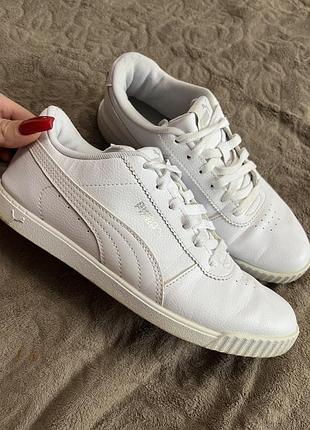 Оригінальні білі кросівки puma