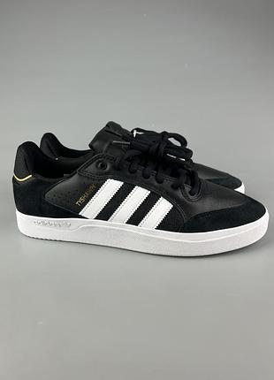 Шкіряні кросівки adidas tyshawn оригінал gw4891