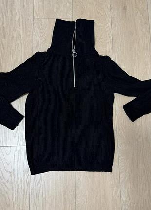 Светр жіночий чорний з високим коміром на блискавці