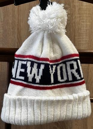 Шапка унісекс в'язана з помпоном new york