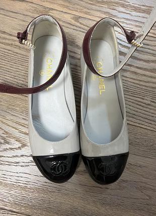 Балетки жіночі chanel mary jane чорно-бежеві