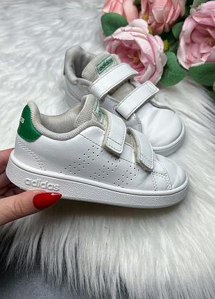 Кросівки adidas р.24, устілка 15.5 см