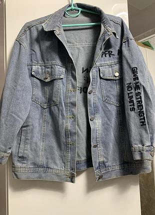 Жіноча джинсова куртка oversize