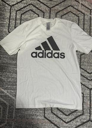 Оригінальна адідас adidas футболка біла з чорним дизайном