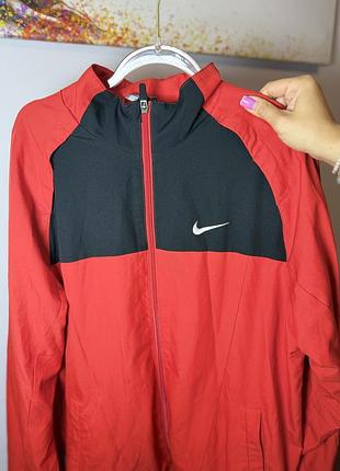 Вітровка чоловіча nike червона з чорним