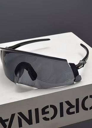 Сонцезахисні окуляри унісекс oakley чорні
