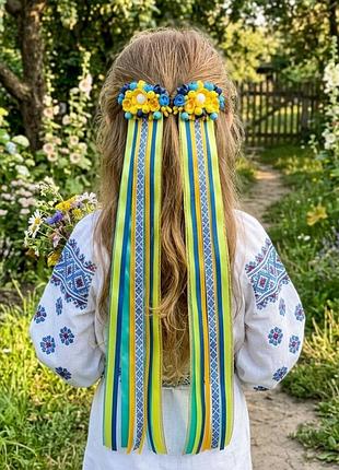 Заколки зі стрічками для дівчинки в патріотичних кольорах. ручна робота, пара