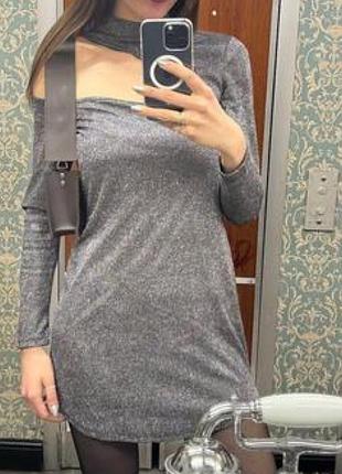 Коротка жіноча сукня