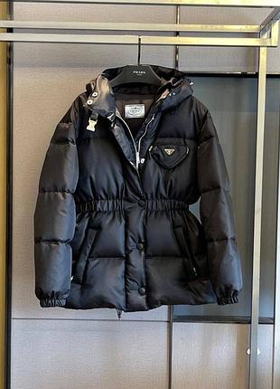 Жіночий пуховик prada чорний