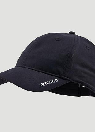 Черная спортивная кепка бренда artengo tc 500 (