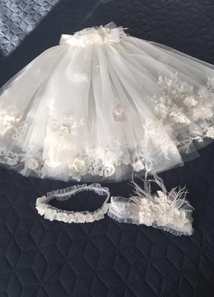 Святкова спідниця з пов’язками на голову.