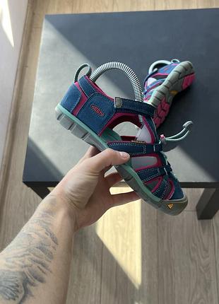 Сандалі keen