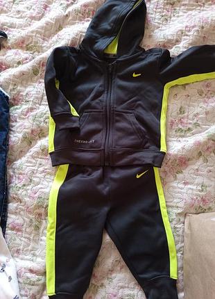 Костюм для хлопчика nike чорний з салатовим, 9-12 місяців