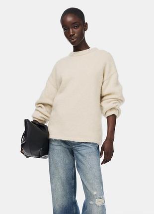 Стильний пухнастий светр оверсайз h&m edition бежевий колір мохер/шерсть