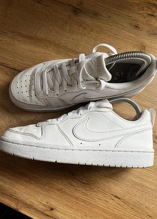 Кросівки жіночі nike court borough low білі 38 розмір