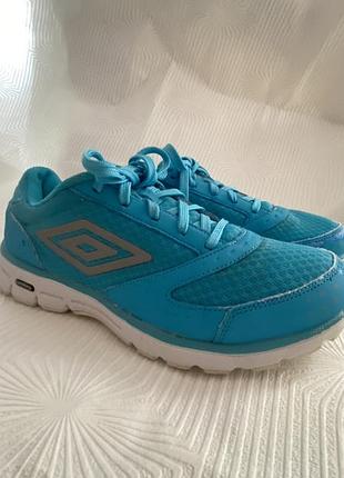 Кроссовки umbro