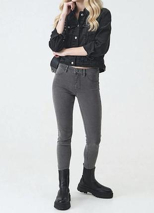 Джинси жіночі sinsay скінні сірі 32 (xs)