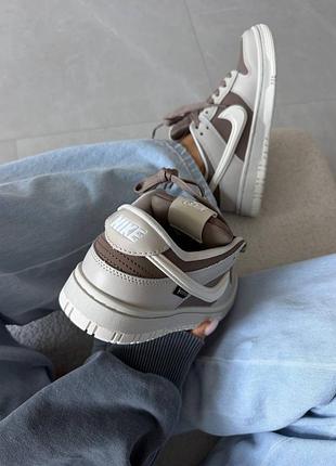 Nike sb dunk low
milk / chocolate gore-tex 4