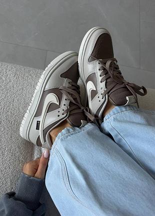 Nike sb dunk low
milk / chocolate gore-tex 2