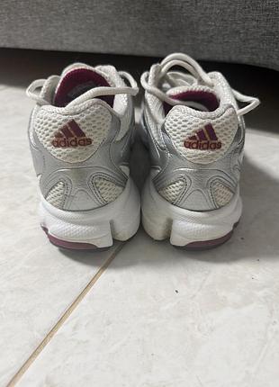 Кросівки жіночі adidas білі, сріблясті