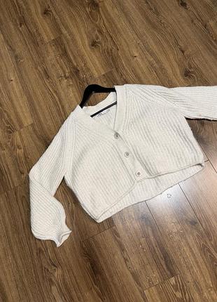 Жіночий светр zara молочний!
