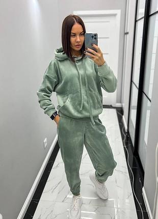 Теплый велюровый костюм 3