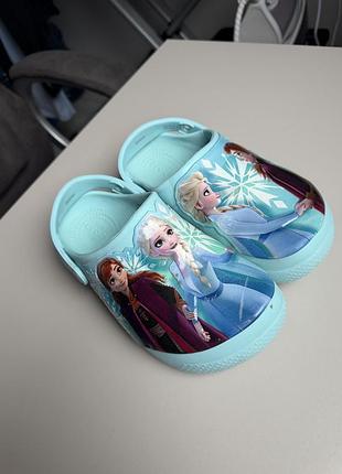 Шльопанці для дівчинки crocs frozen блакитні j3 (34-35)