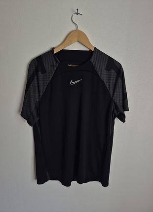 Спортивна футболка чоловіча nike running чорна