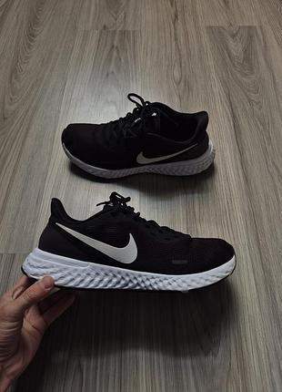Кросівки чоловічі nike revolution 5 чорні