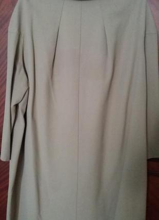 Легкое бежевое  шерстяное пальто с отрезной кокеткой. размер xl/50.2 фото