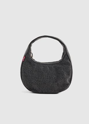 Женская сумка levi's premium baby brooklyn bag 004a20001 - графитово-черная, джинсовая мини-сумка багет (полумесяц). оригинал.