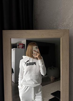 Худі жіноче puma біле з логотипом
