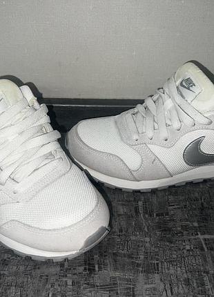 Кросівки nike 36/23,8 кроссовки