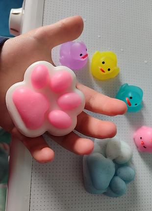 Антистрес для дівчинки taba squishy лапка різнокольоровий